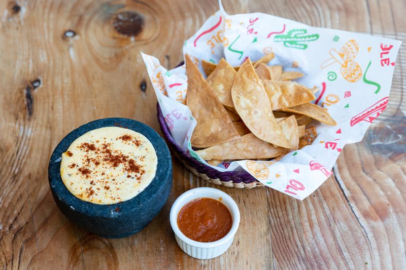 GYG Tortilla Chips and Salsa dipping sauce